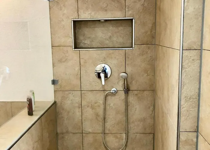 # Premium # Monteur-paradies Baden *